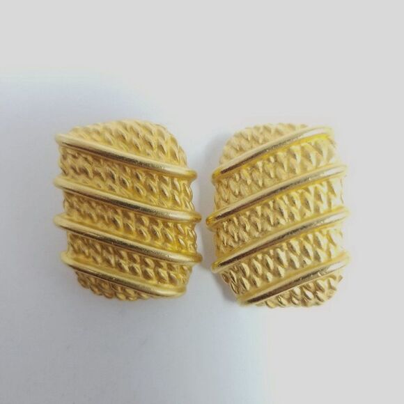 Vintage Retro Gold Tone Clip On Earrings, Textured Rectangle Shape, Funky 80s - Picture 6 of 6